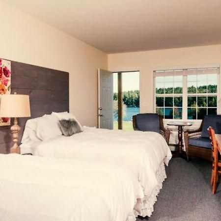 Crescent Lake Inn And Suites Wolfeboro Zewnętrze zdjęcie